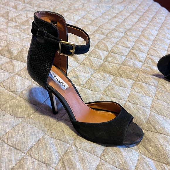 Steve Madden Black Suede Leather Step Out Heels - 8 - Picture 6 of 10